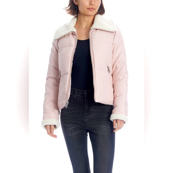 Levi’s Women Vegan Sherpa Quilted Bomber Jacket in Baby Pink | size Small - Picture 1 of 8